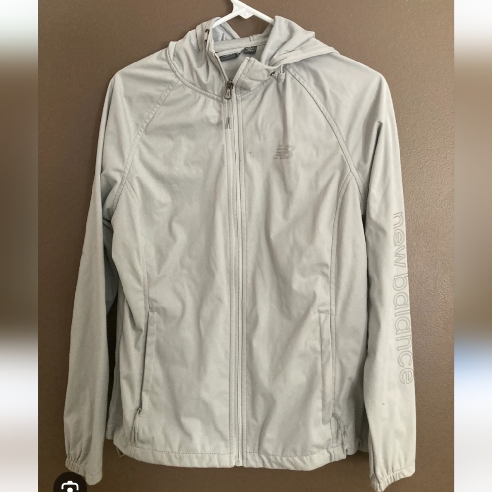 New Balance Women's Hooded Windbreaker Jacket Full Zipper Size Large